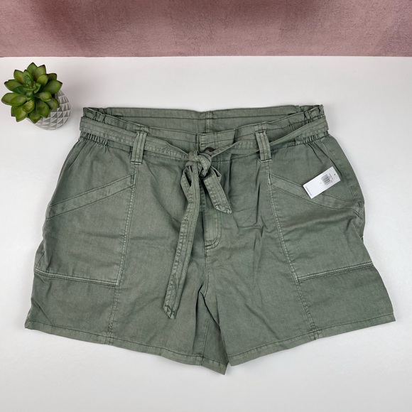 Old Navy Pants - Old Navy Green Shorts New With Tag Belt Tie Women Size Large Casual Comfort